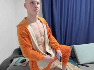 Naked cam man max_serov image #3471768