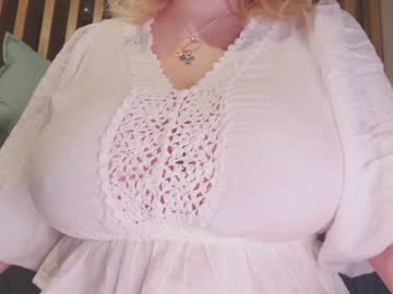Naked cam girl aveksmr image #1758475