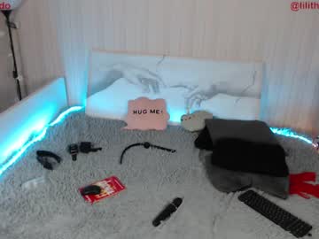 Naked cam girl lili_and_niki image #1607531