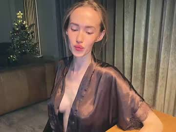 Naked cam girl lolly_bella_ image #3455828