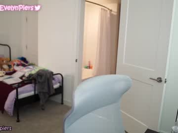 Naked cam girl evelynpiers image #1861297