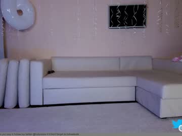 Naked cam girl hollyextra image #3650614