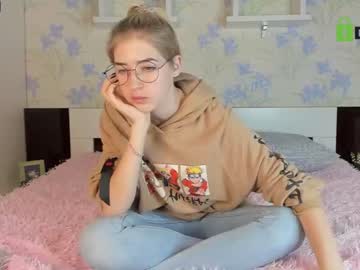 _amiamiley naked cam