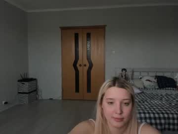 Naked cam girl belle_ellie image #3938530