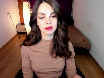 nika_tweet naked cam