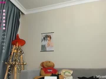 Naked cam girl emma_clarc image #3370058