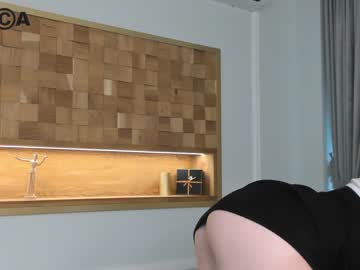 Naked cam girl ronn1ee image #2249045