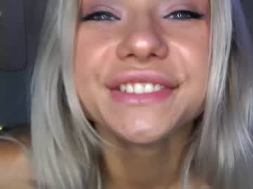Naked cam girl cherrishlulu image #2773315