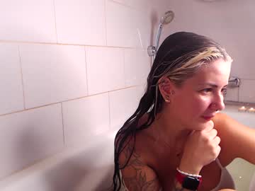 Naked cam girl elliy_coy image #2739823