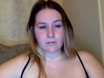 Naked cam girl tiffanyann5754 image #3984394