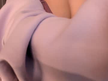 Naked cam girl bae_suz image #1497144