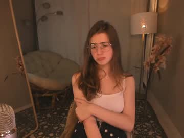 Naked cam girl zlata_luna image #348985
