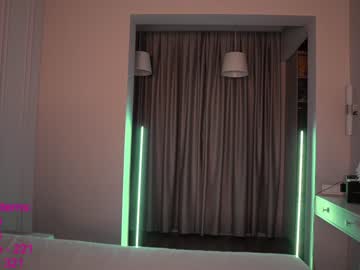 Naked cam girl lindamei image #2468373