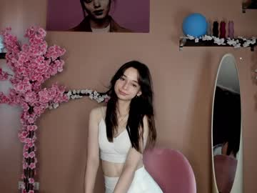 emmi_sunshine naked cam