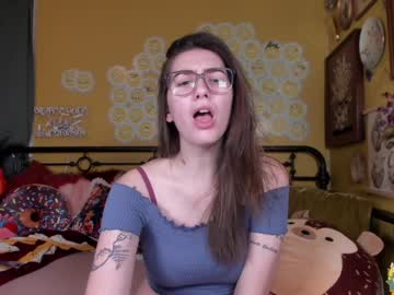Naked cam girl daydreamur_gurl image #402219