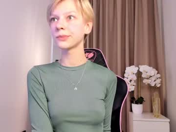 Naked cam girl hey_lori image #3921431