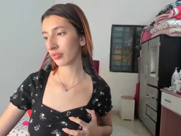 skinny2022 naked cam