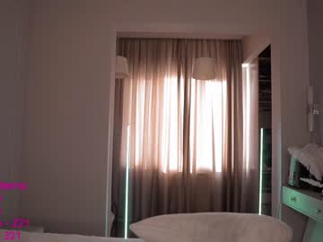 Naked cam girl lindamei image #2373575