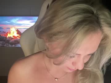 Naked cam girl kiradivine image #2576620