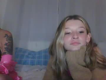 sophiastraddles naked cam