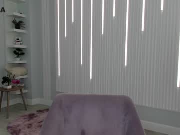 Naked cam girl mia_devill image #2909893
