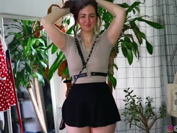 Naked cam girl maeveminx image #3472336
