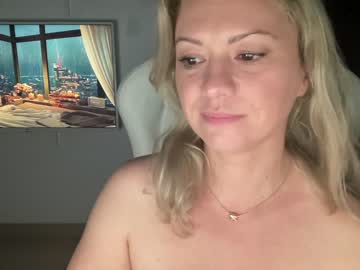 Naked cam girl kiradivine image #2619554