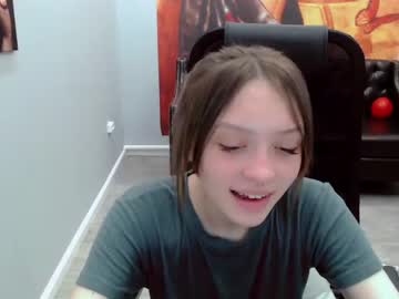 Naked cam girl wnixxmill image #1363421