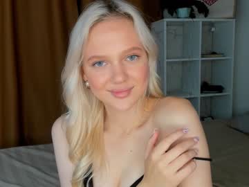 Naked cam girl sarahphylliss image #2635658