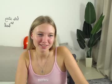 apolinaria_polly naked cam
