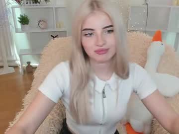 nika_queen_ naked cam