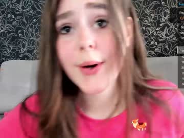 Naked cam girl emilia_me image #1223253