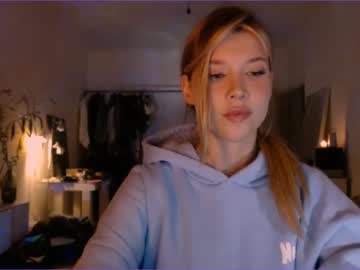 Naked cam girl bitter_moon image #3366606