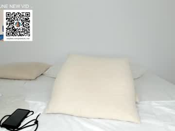 Naked cam girl miiiawallace image #1998664