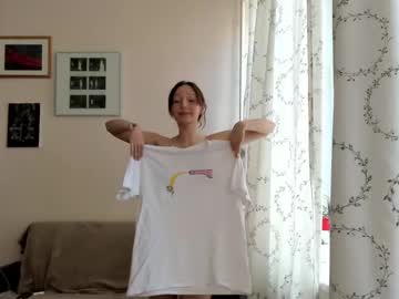Naked cam girl mia_looker image #1690073