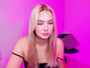 Naked cam girl 8a8y_nura image #943903