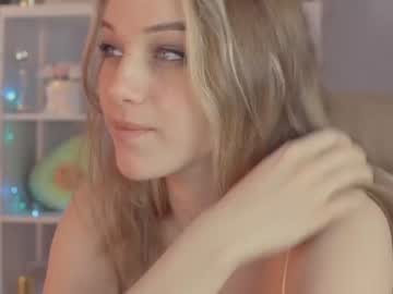 Naked cam girl mia_milagros image #1336534