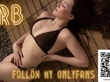 Naked cam girl effy_lee1 image #2335877