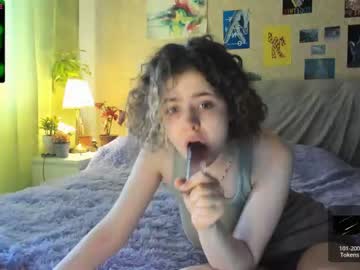 Naked cam girl nessaa_moree image #3777241