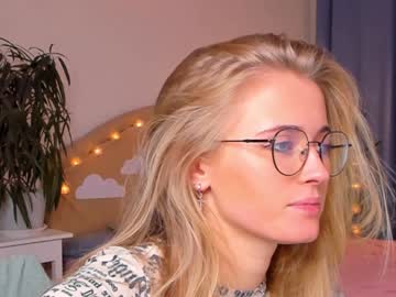 Naked cam girl linellali image #2633342