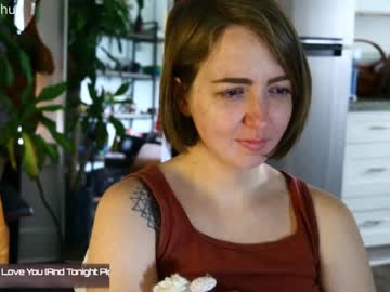 Naked cam girl maeveminx image #2010037