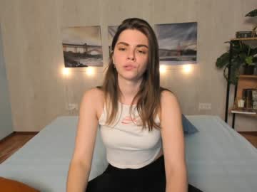 Naked cam girl karolienmeeer image #1172617