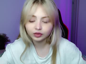 Naked cam girl shy_blondiee image #3795394