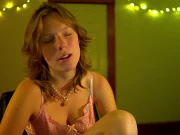 Naked cam girl crimsonxrapture image #2190435