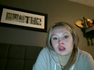 freakyfay18 naked cam