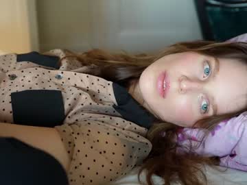 Naked cam girl ellaa91 image #2911147