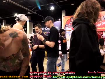 Naked cam couple honeyand_thebear image #1671795