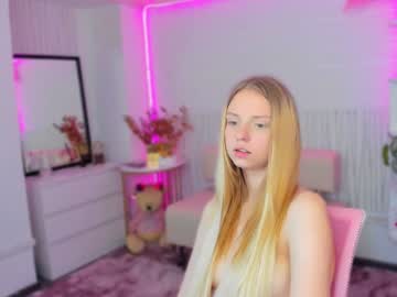 laura_sun_ naked cam