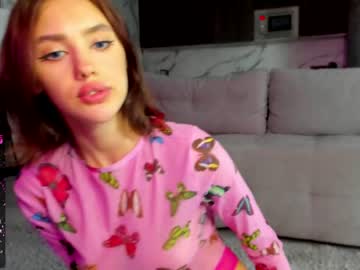 Naked cam girl angella_kleee image #2400229