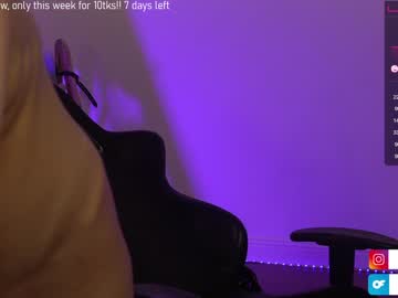 Naked cam girl little_dutch image #3622356